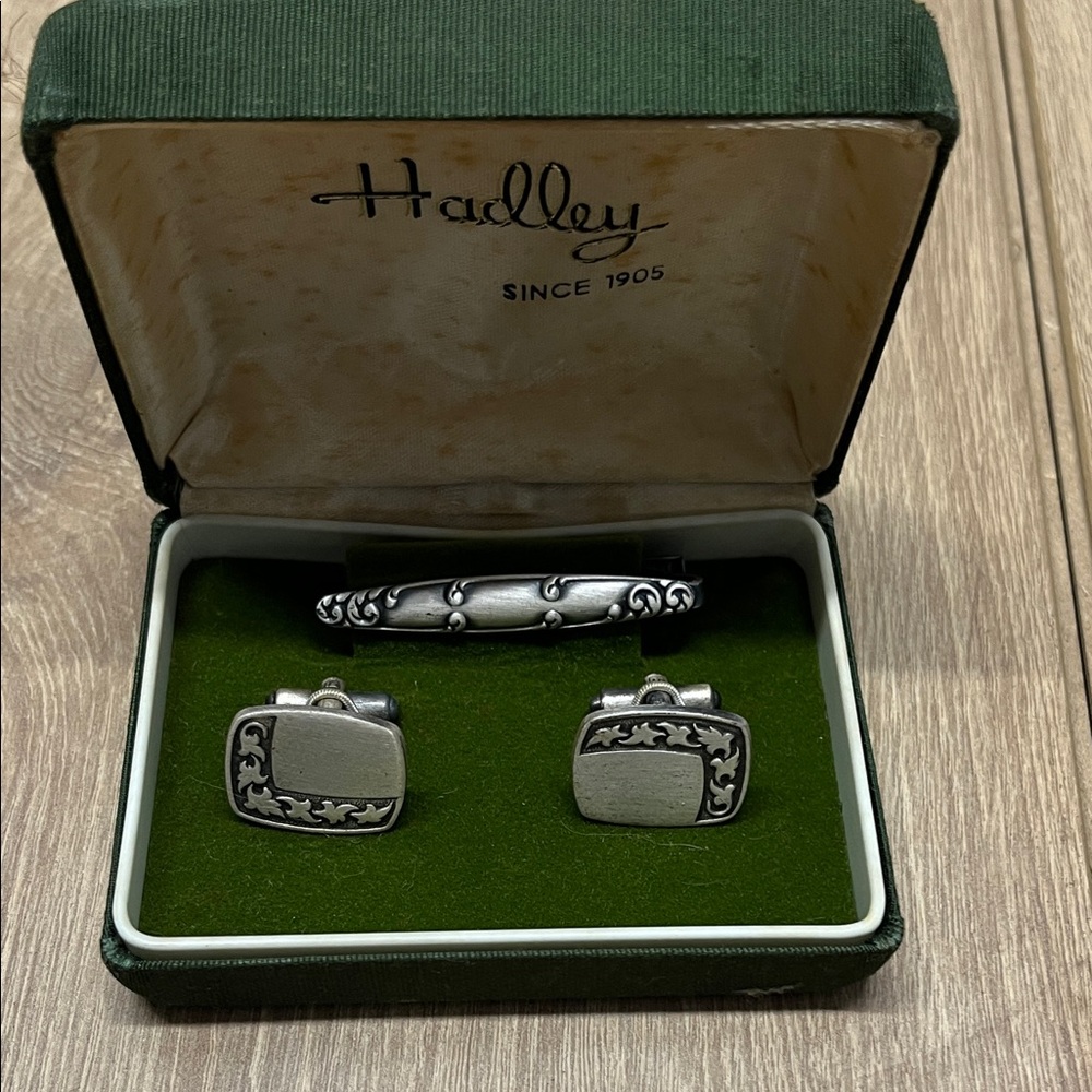Hadley Vintage Silver Cufflinks and Tie Bar Set